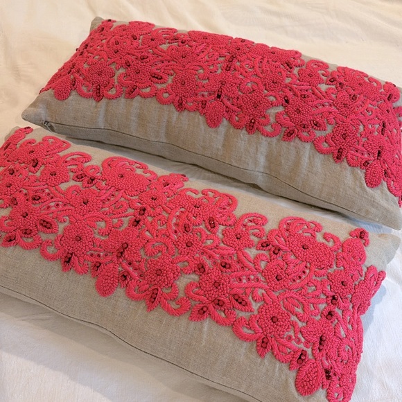 Set of 2 Kate Spade Linen Pillow cases with inserts - Picture 2 of 9